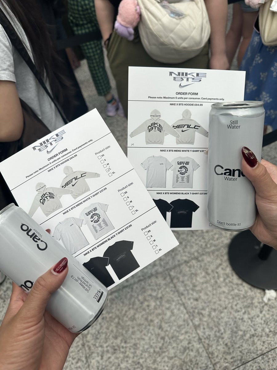 introluvindee's tweet photo. NIKE X BTS TOUR MERCH SUCCESS https://t.co/WV5y7JlQFT