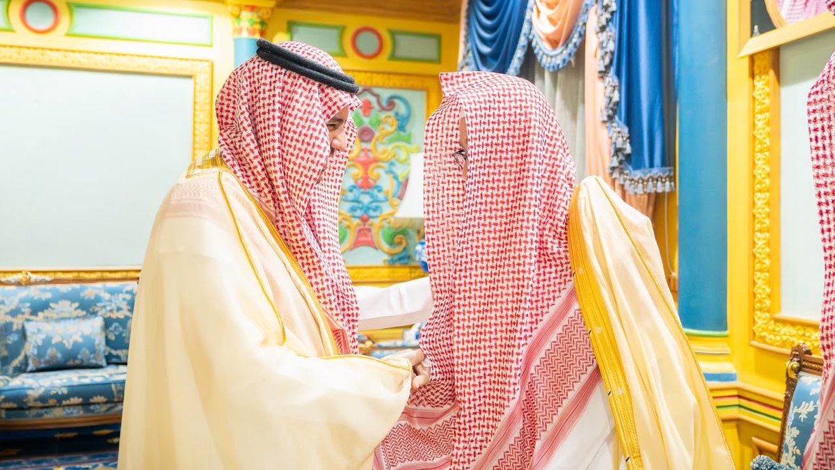 saudibogrv's tweet photo. معالي د. الأحيدب يزور سماحة مفتي عام المملكة، حيث أثنى سماحته على جهود #ديوان_المظالم وما يحظى به من اهتمام ودعم من لدن ولاة الأمر -أيدهم الله- في سبيل تعزيز القضاء الإداري وتطويره https://t.co/MKnAiZOLIk