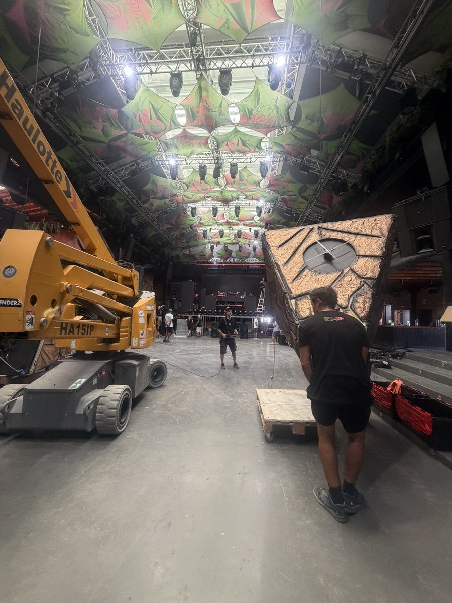 jeanmicheljarre's tweet photo. Setting up Jean-Michel Jarre’s massive show inside Amnesia Ibiza tonight for their 50th anniversary—an iconic moment in the making! @Amnesia_Ibiza https://t.co/8r306g3jQv
