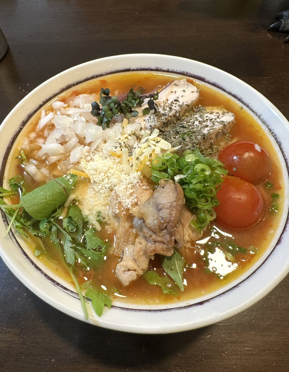 _tamukei's tweet photo. 🐲ドラゴンラーメン🐲
下妻蒼農園の
トマトラーメン🍅

トマト好きには外せない
ドラゴンラーメンのオナーが届けてくれた1杯🍜
家でカスタマイズ🍜
バジルにチーズ🧀
そして味変の大蒜🧄
締めはライスにスープとチーズをかけてリゾット🍚
フルコースで楽しみました
ありがとうございます😭
ゴチ https://t.co/Kpg76i2jpm