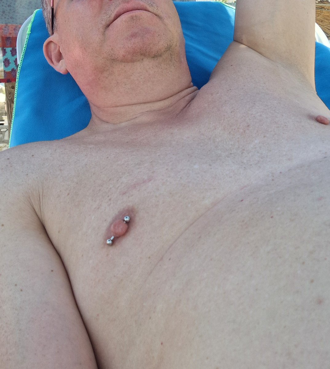Christoff707's tweet photo. On the beach ⛱️ 😎 https://t.co/t10nHZs7FY