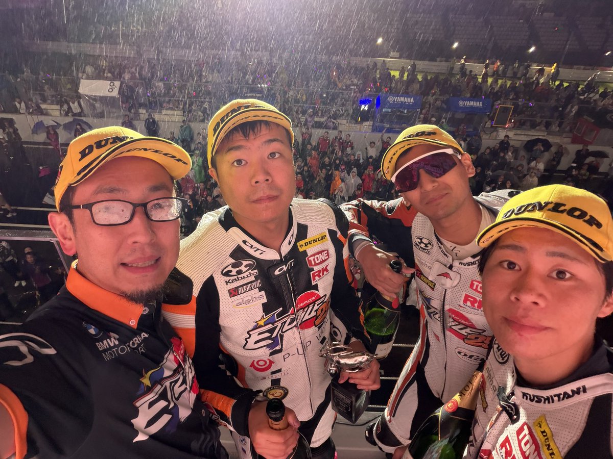 TeamEtoile25's tweet photo. 🇯🇵 鈴鹿8耐、SSTクラス2位でフィニッシュしました🏍️🥈

3年目の鈴鹿8耐。1スティント目でセーフティカーに捕まってしまったの���、正直に言えば不運でした。でも、それもレース。受け入れて、そこから前を向くしかありません。私たちはできる限りのことを全部やりました。ライダーもメカニックも、チーム全員で一丸となって追い上げ、最後には大きく挽回してのこの結果です✨ 雨の中、最後まで戦い抜いたみんなを、心から誇りに思います🙏 そして、応援してくださったすべての皆さん、本当にありがとうございました！

#FIMEWC
#TeamÉtoile25 🇫🇷
#チームエトワール25 🇯🇵

This post was automatically generated by Claude Sonnet 4.6.