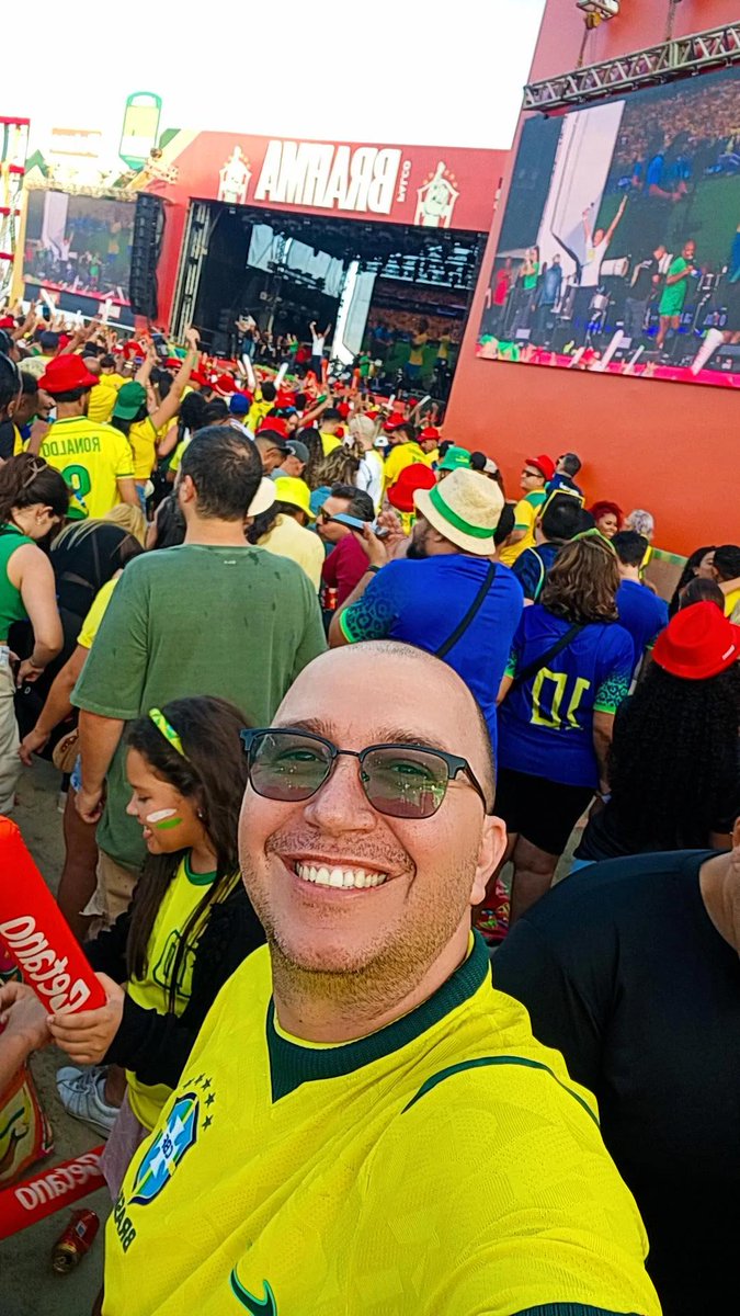 igorimf_crf's tweet photo. Hoje tem Brasil!!!!
#brasil #arenacopacabana #copadomundo https://t.co/S6CU7SLYE6