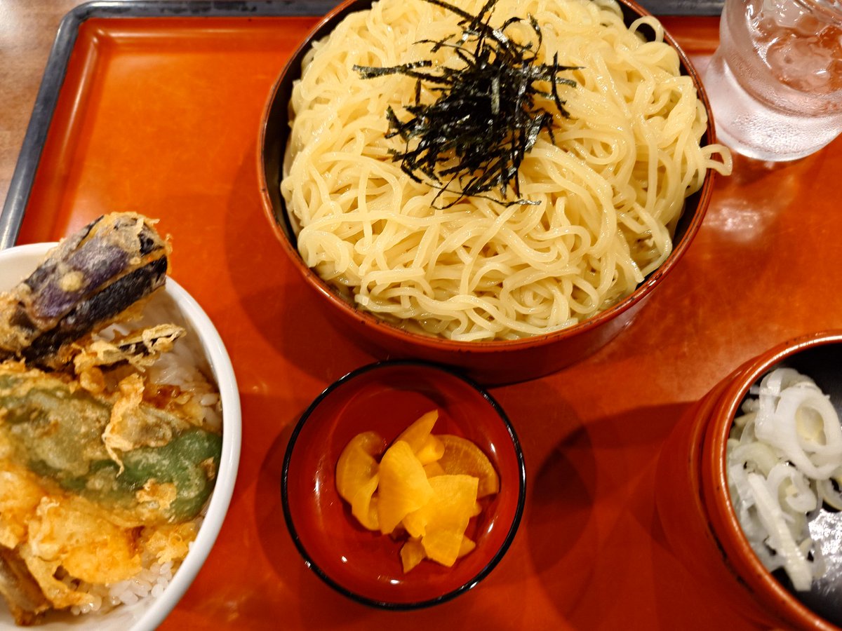 mukiryokn's tweet photo. 今日も洗濯乾燥がてら晩ごはんは外食してきました(｀･ω･´)ゞ
晩ごはんは、宮古市『まるまつ』にて『中華ざる（大盛り）＆ミニ天丼』です(｀･ω･´)ゞ
今日はお店激コミだったよ(⁠人⁠ ⁠•͈⁠ᴗ⁠•͈⁠) https://t.co/vjToguCTqc