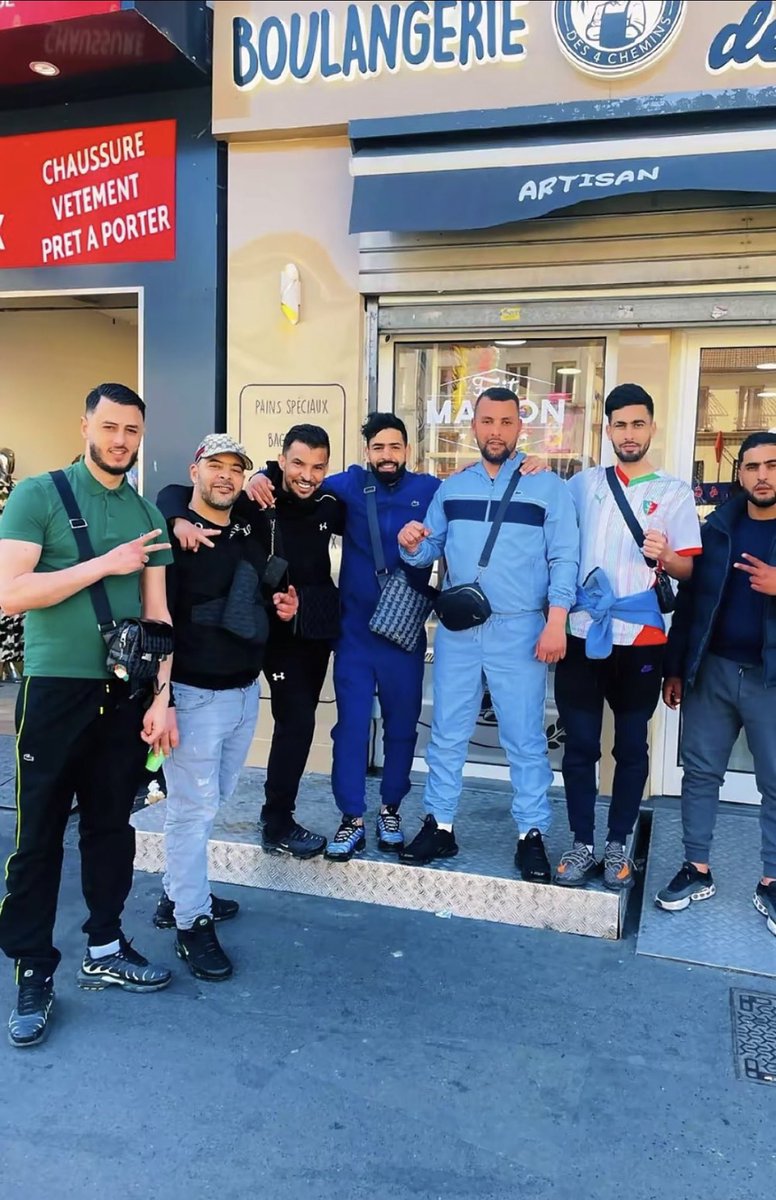 AmgharAtlas's tweet photo. Témoignage glaçant de marocaines agressées par un groupe d’Algériens lors des célébrations de la qualification du Maroc : « Nous portons le voile et ils nous les ont arrachés en disant que de toutes façons nous étions des sionistes et nous ont touché les parties intimes. » https://t.co/ob7fuGS5E9