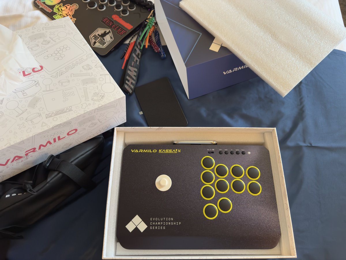 FAIRISFERRIS's tweet photo. Won this at Evo and never posted. Insane come up 🤞🏾🤞🏾🤞🏾 https://t.co/HZ9c6GdBUN