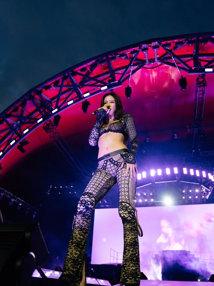 BLACKPlNKPOLAND's tweet photo. #JENNIE na Instagramie (1)

“Bardzo dziękuje, Roskilde! To był dla mnie ogromny zaszczyt wystąpić tu jako headlinerka. Byliście po prostu niesamowici! Kocham was wszystkich. 🖤” https://t.co/vU0TnVE0Ns