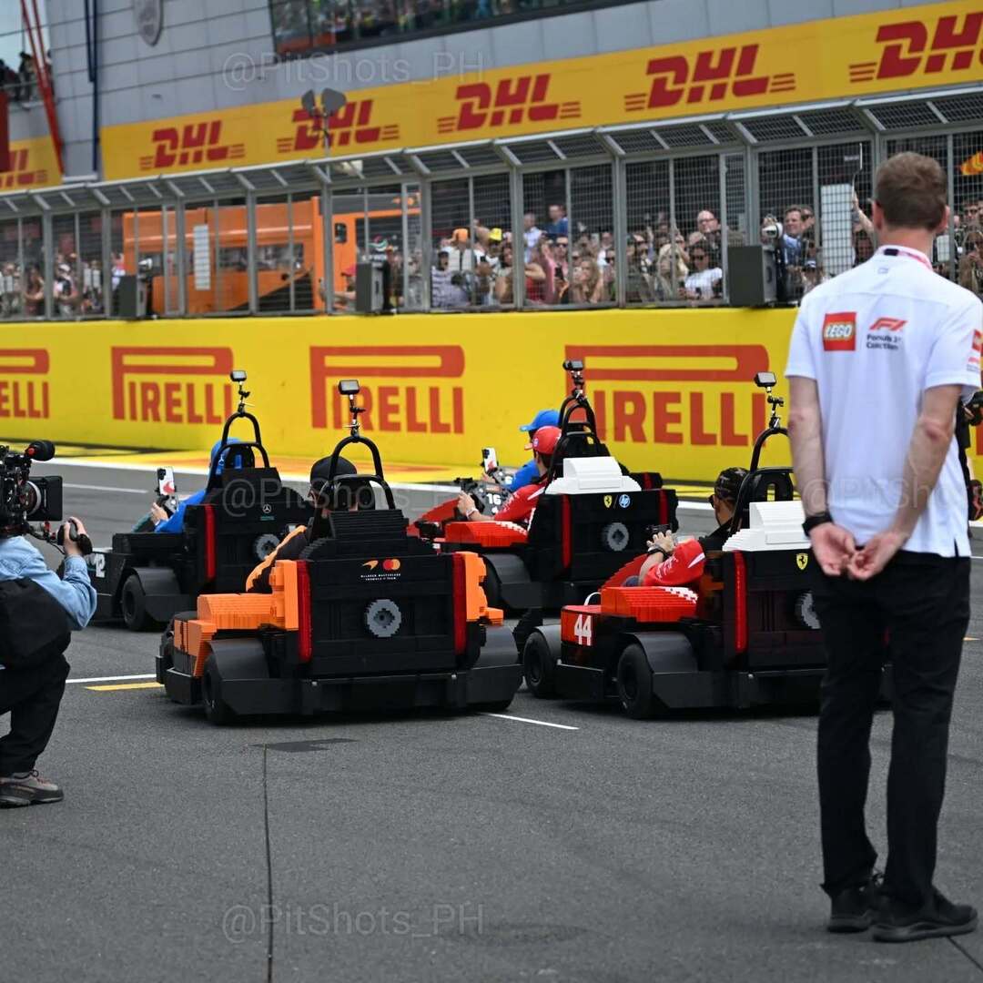 PitShots_ph's tweet photo. LEGO drivers parade!
Follow us to support our work 😊

#F1 #F1news #Skysport #motorsport https://t.co/5uMtofR17E