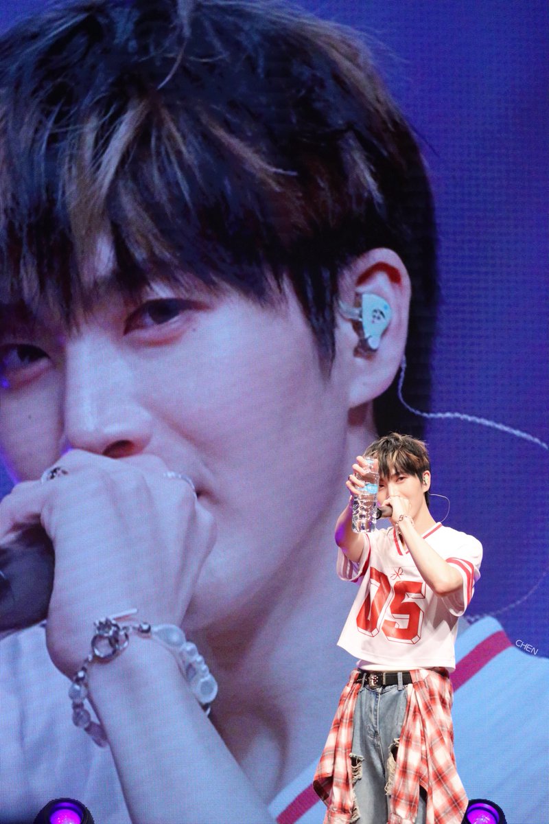 mydear0701's tweet photo. 260630 OMEGA X 5th 
ANNIVERSARY FANMEETING

광고 진행시켜2️⃣

#OMEGA_X #오메가엑스
#케빈 #양혁 https://t.co/ooBoboXWkz