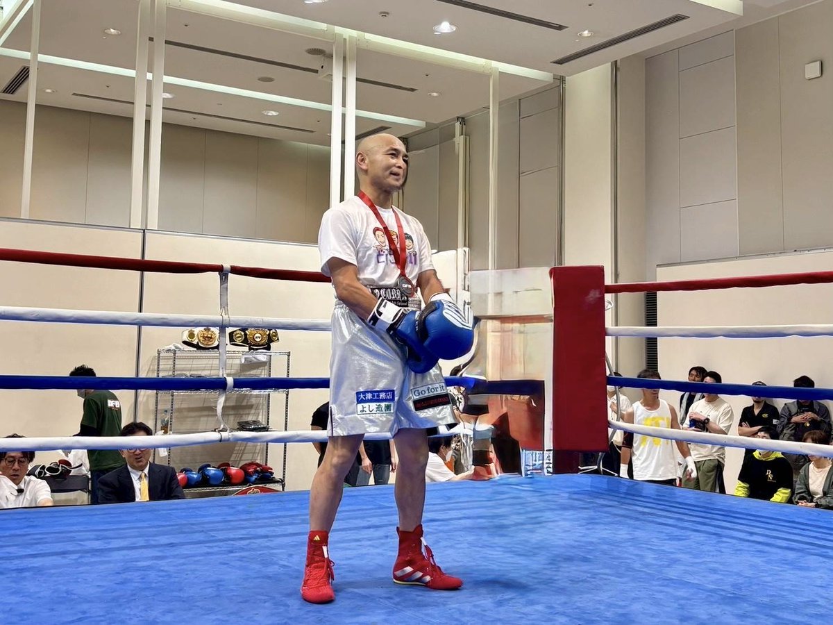 hiro02740911's tweet photo. OFB東京大会結果🥊
2R 1分6秒 TKO勝ち。
皆様の熱い応援のおかげで、最高の結果を出す事が出来ました！
この試合に挑むにあたって、ジム関係者の皆様及び最強なセコンドのおかげで、ヒーローになれました！次戦も勝利を目指してハードワークするので、今後とも御指導及び応援をお願いします！ https://t.co/3XWpYywXO1