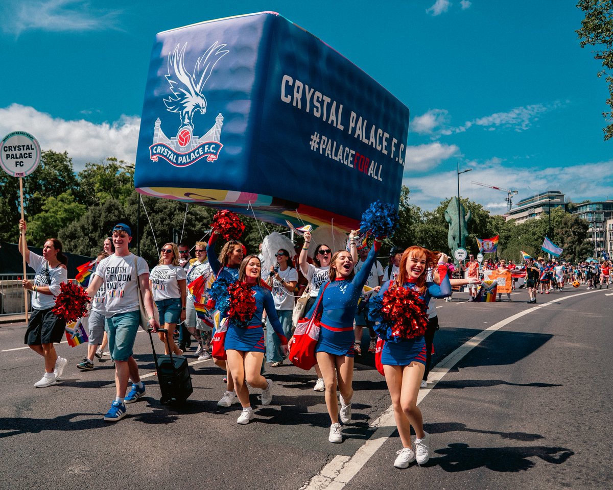 CPFC's tweet photo. Palace at the London Pride yesterday 🦅🏳️‍🌈

We're proud to celebrate our LGBTQ+ fans and the wider community 🤝

#PalaceForAll https://t.co/HpzXw2KK58