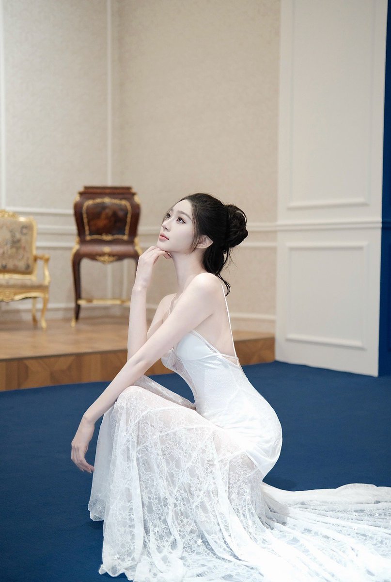 HYJ_Web3's tweet photo. 美的像天鹅🦢🦢🦢

无敌了一张比一张好看👀👀👀 https://t.co/Ny1wZovIK2