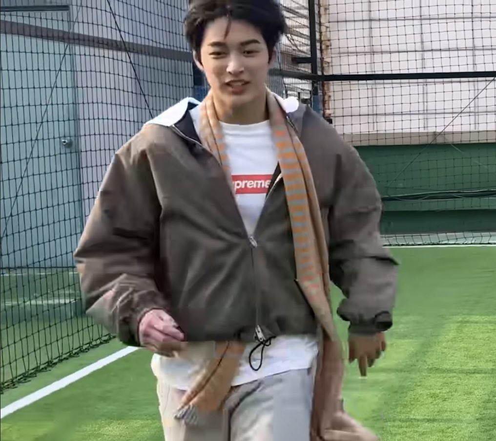 안거노 tweet media