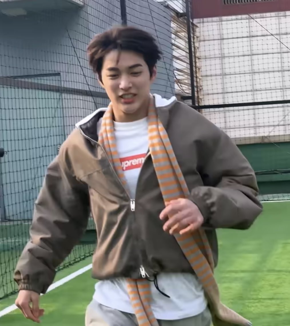 안거노 tweet media