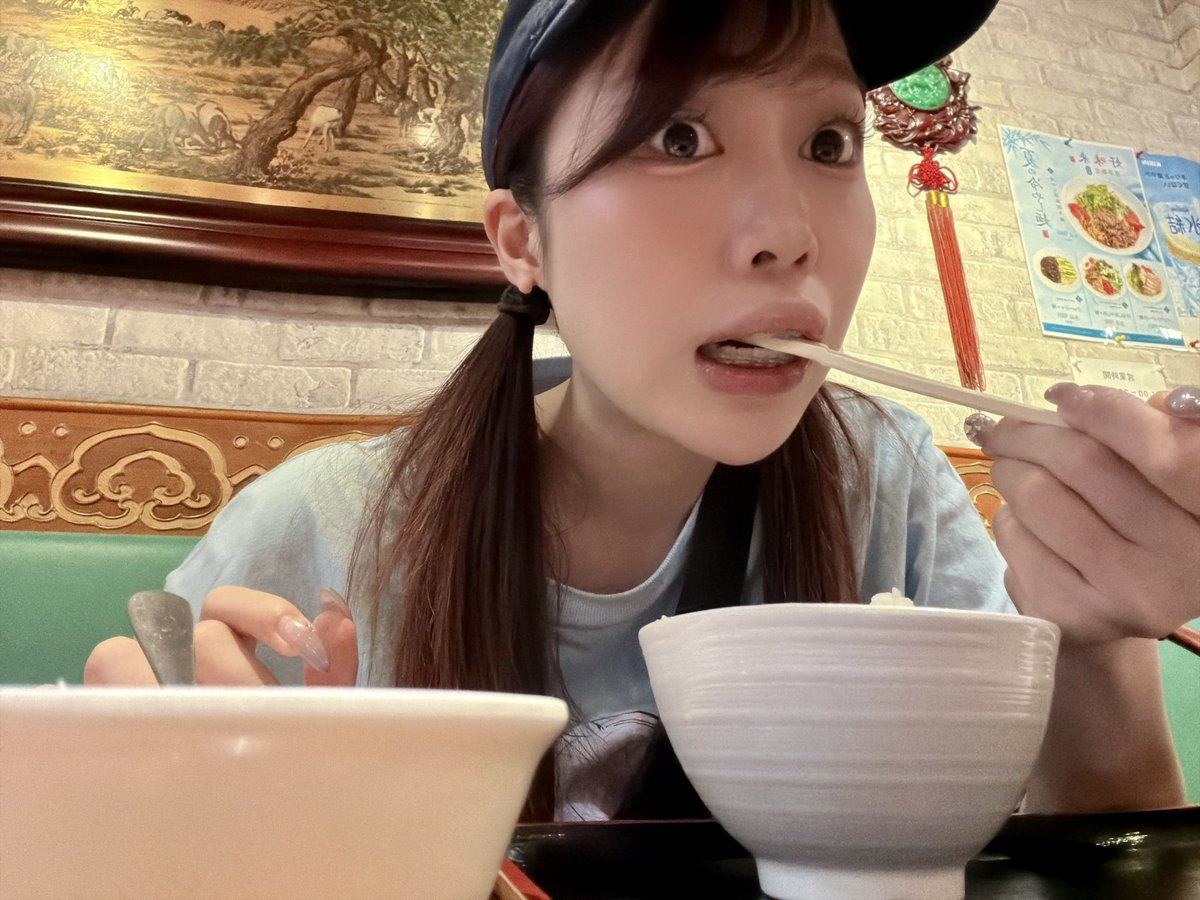 korot_act's tweet photo. 誰がこんな素敵な日夜に一人中華させてんのよ🥟

　　〜ひとりサイコー〜
　〜客寄せパンダした〜
〜止まらない入店ラッシュ〜 https://t.co/PnwPWfVpG8