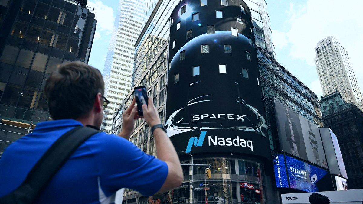 molslamb's tweet photo. 今週、SpaceX $SPCX がNASDAQ 100 $QQQ ETFに追加されるらしい🚀 ちょっと注目！ https://t.co/LEpMkHU4Wc