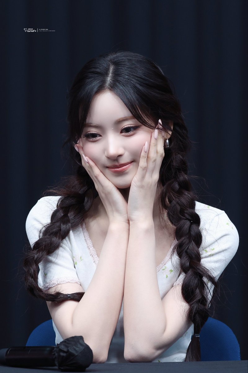 annarated's tweet photo. 260705

#ANNA #안나 #MEOVV #미야오 https://t.co/XxpUHFOc4Y