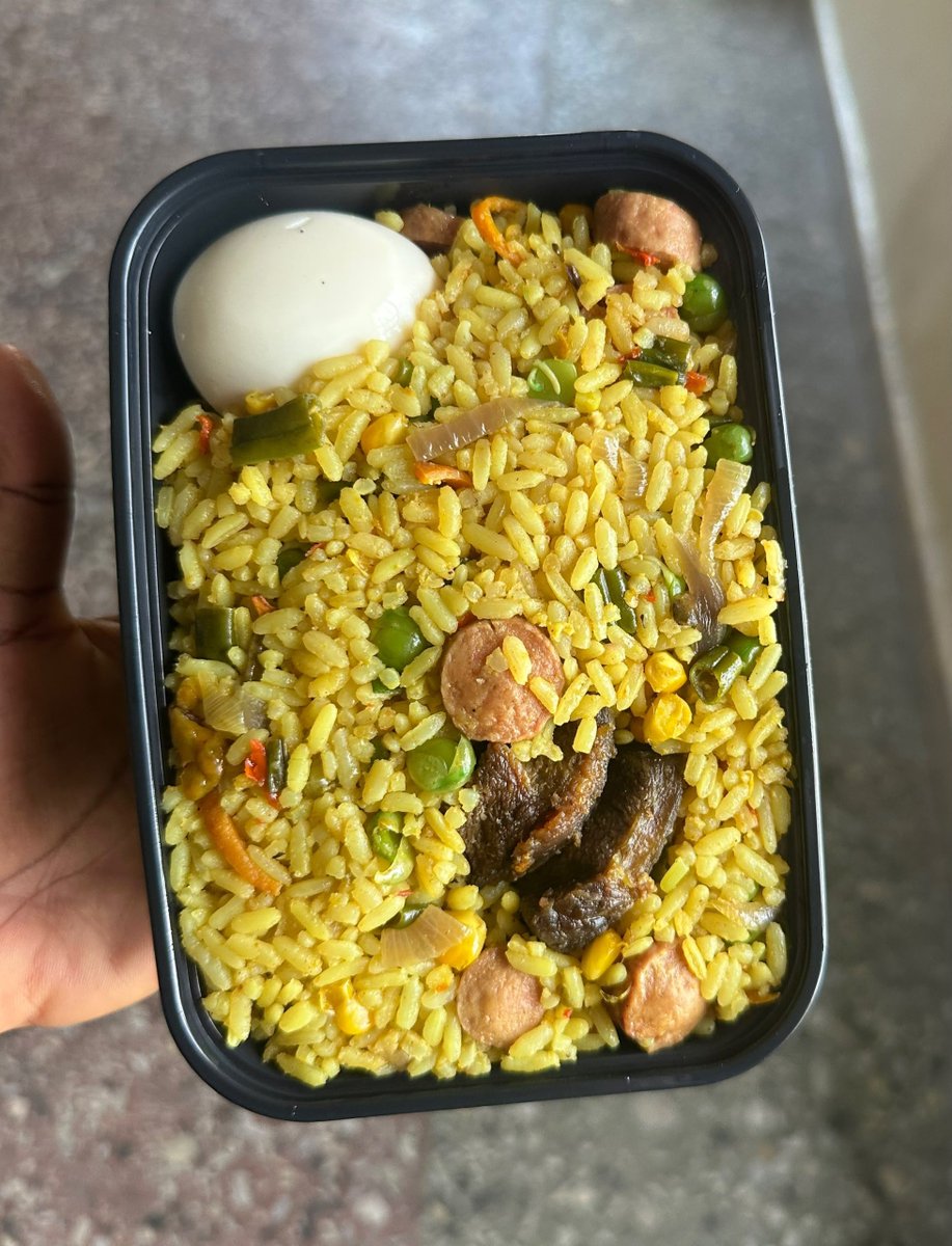 amnarhh's tweet photo. In shaa Allah, I'll be at the Body of Benchers from Tuesday to Friday.

I'll be serving:

* Masa
* Awara
* Gurasa
* Fried Rice
* Jollof Rice
* Puff-Puff
* Samosas
* Spring Rolls
* local drinks and more 

If you'll be attending the Call to Bar ceremony, feel free to stop by. I look forward to serving you!