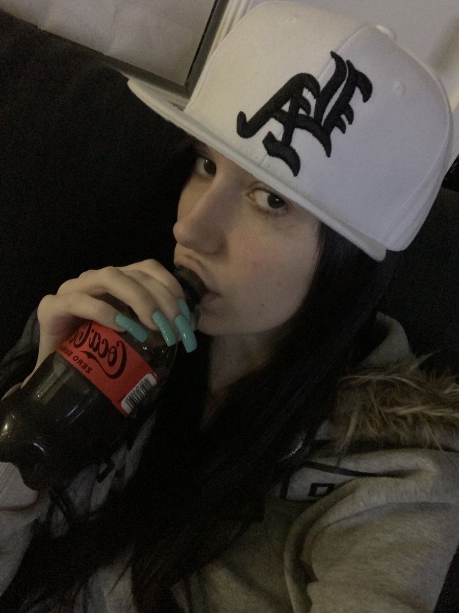 brohoe2009's tweet photo. brohoe2009 ft my$wag, skinny grl liquid n a fresh set 🐈‍⬛🫀 https://t.co/0roImouRoj