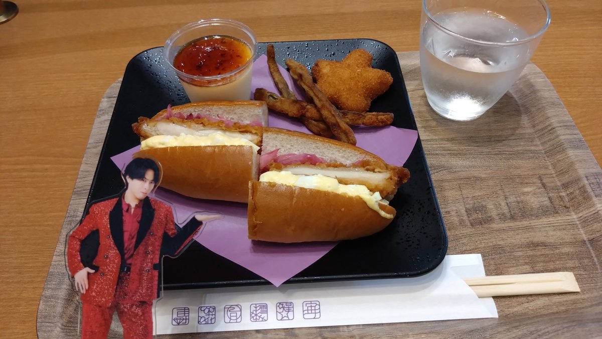 k1ta2aika's tweet photo. 貸切でチケットとれて現地で見れた！
ずんちゃんの明智はクールで良かったし、さくちゃんの黒蜥蜴もセクシーで峰不二子みたいだった😇
さくちゃんが今までにないセリフの早口な言い回しで、黒蜥蜴の繊細な演技はすごかった💖
生田先生の脚本した作品はどれも完成度が高い👍
#宝塚歌劇団
#宙組
#黒蜥蜴 https://t.co/EedFfU8C4F