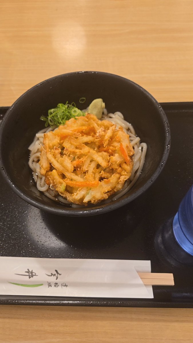 A_ma_roP's tweet photo. 新幹線乗りましたー、お店いっぱいしまってたけど、なんとかりくろーおじさんのプリンをゲット！！

あと今井のうどんも食べたし、串カツも食べれて満足！！

#かな子Pスイーツ部 https://t.co/JI5InXbYKe