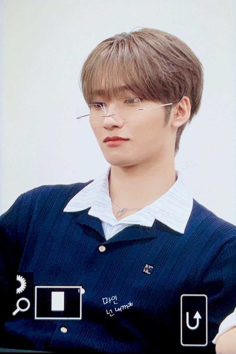 jeffmine0421's tweet photo. 260705

어디가 이상한지 찾아볼까요 ? 🤓
#이펙스 #제프 #애깅픙 https://t.co/isa4wWO96D