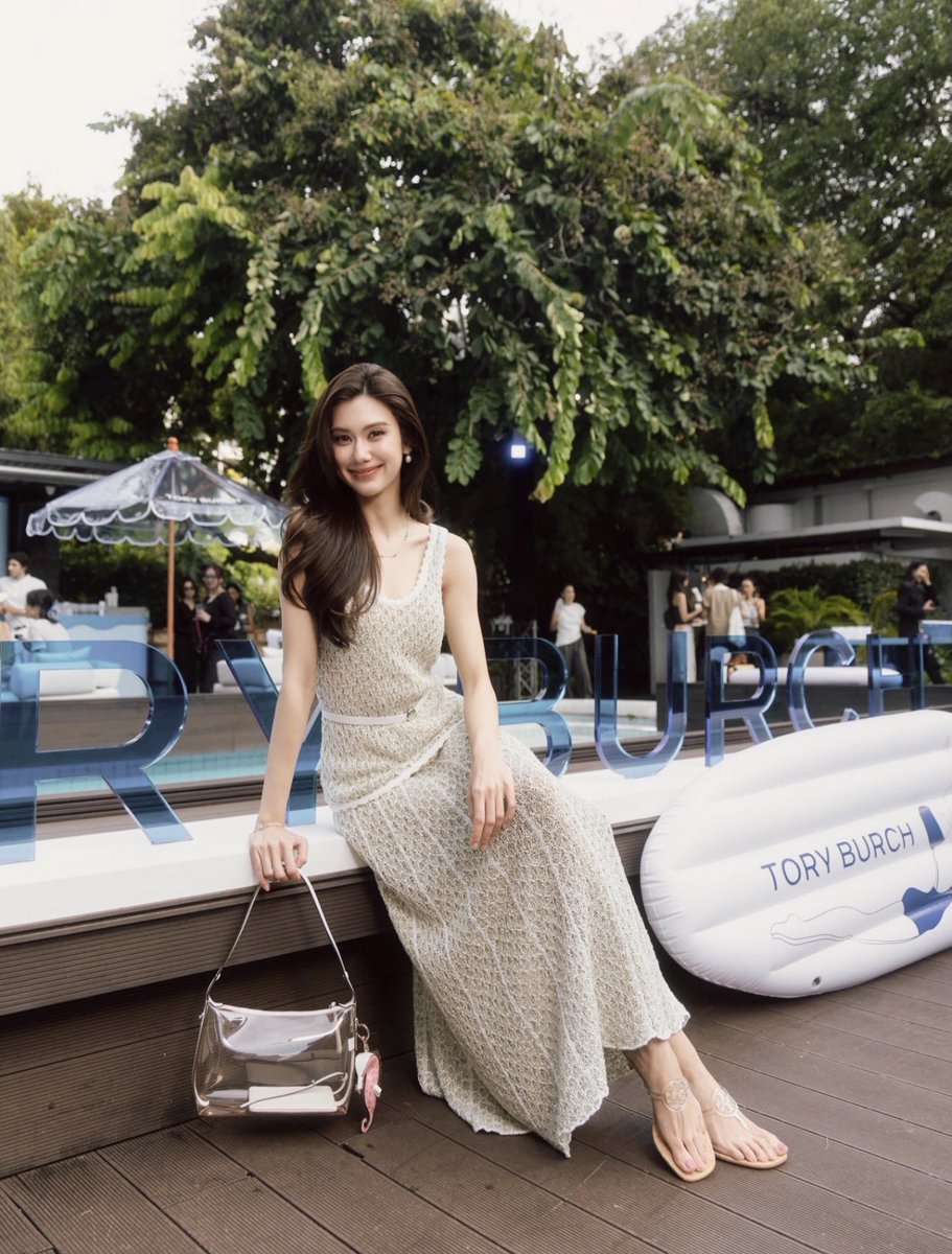 ducky_jayoo's tweet photo. กี่โพสกี่ลุคก็ไม่ตาย คุณลลีสวยม้ากกกก😭😭 https://t.co/M4VnACwdhu