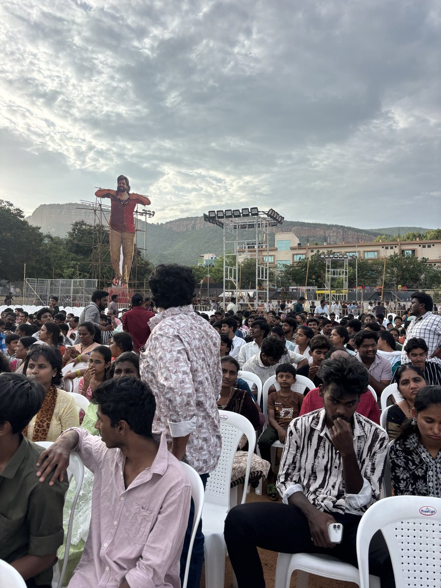 SyamSun85128327's tweet photo. Pre release event #lenin #LeninPrerelease 💥💥💥💥💥💥💥💥💥💥💥💥💥💥💥💥💥💥💥💥💥💥💥💥💥 https://t.co/hqx6phgfxi