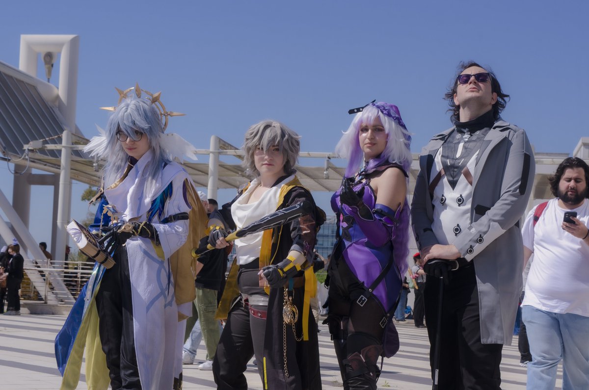 hsrcosplayita's tweet photo. E giusto in tempo per proteggere Himeko, anche la gang dell'Astral Express è qui! https://t.co/Aj1A6EYS8w