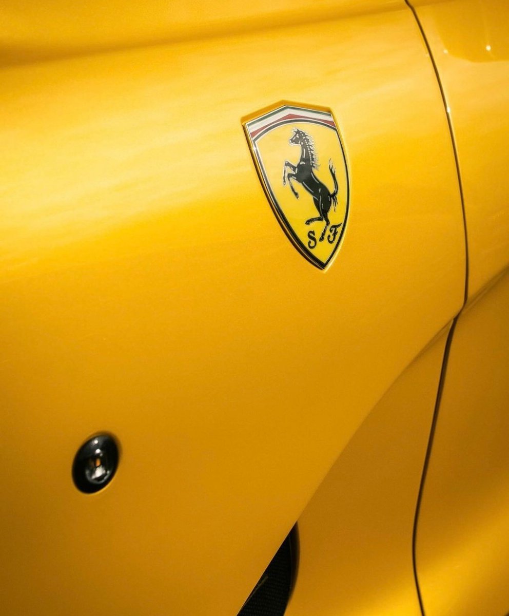 DailyFerrariTM's tweet photo. Competizione https://t.co/51lYyP6bfT