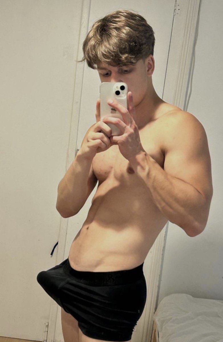 JakubMasterAlph's tweet photo. Szukam cweli na służbe🦮
Warunek : meldujesz się do mnie z daniną 🔥💸 A potem czysta dominacja szmato 😈

#findompl #findom #blik #bankomat #danina #sub #cashmaster #alpha #feet #sneak #master #stopy #fetysz https://t.co/U5GDb6nvGR