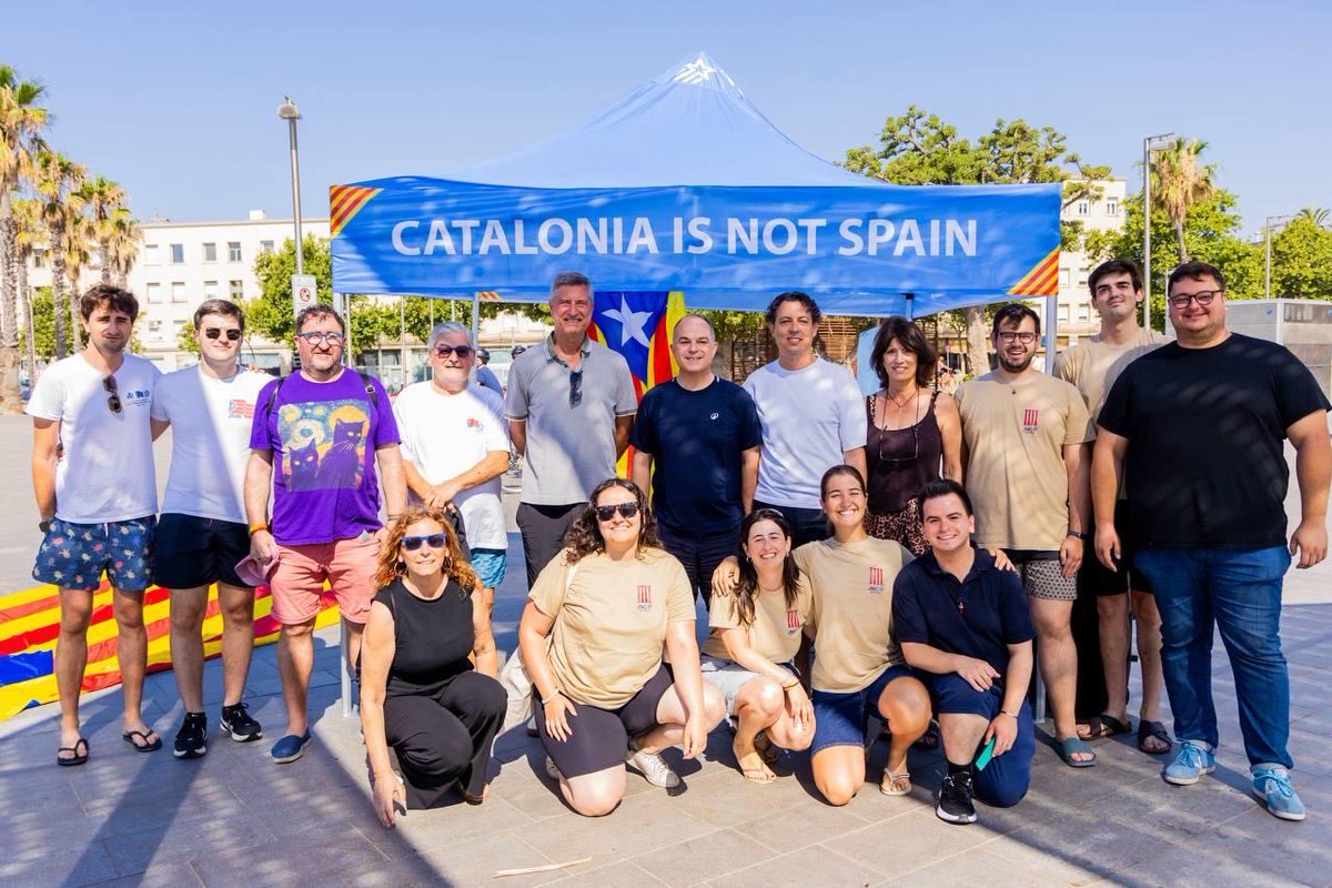 jnc_barcelona's tweet photo. 🏊‍♀️ Ens hem sumat al #Mullat2026 de la @FundacioEM amb la 1a Nedada Solidària de la @jnc_barcelona.

Hem recaptat 250 € per donar suport a la recerca i a l'acompanyament de les persones amb esclerosi múltiple.

💙Un país fort és un país que cuida la seva gent. Cada gest compta. https://t.co/UsGJ7Wsut4