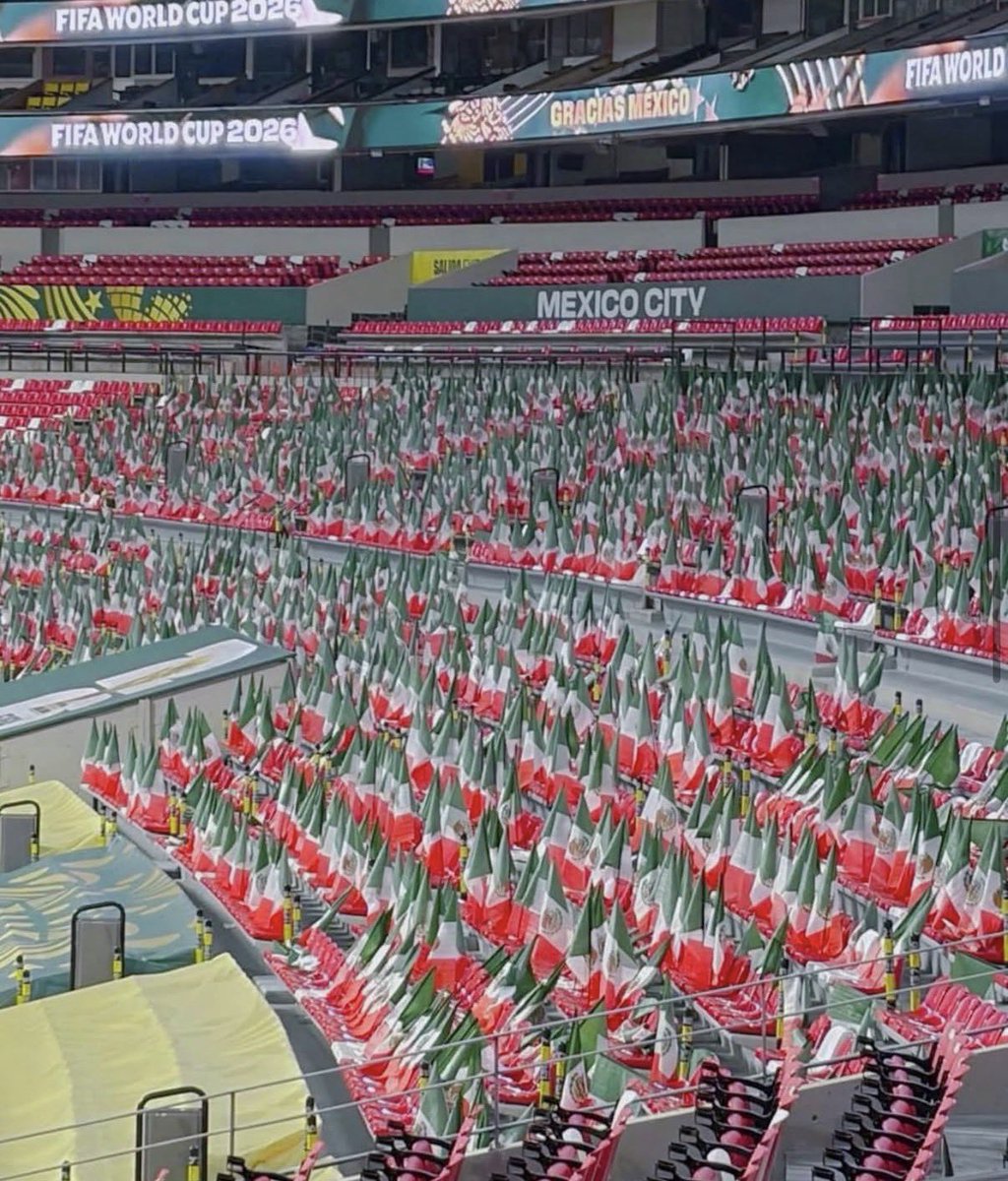FBAwayDays's tweet photo. Over 80,000 Mexican flags covering every seat at Estadio Azteca tonight.

This is what real home advantage looks like.

It’ll be an absolute fortress tonight, but they’re still beatable. 

Come on England! 🏴󠁧󠁢󠁥󠁮󠁧󠁿 https://t.co/2My9pXMv9V