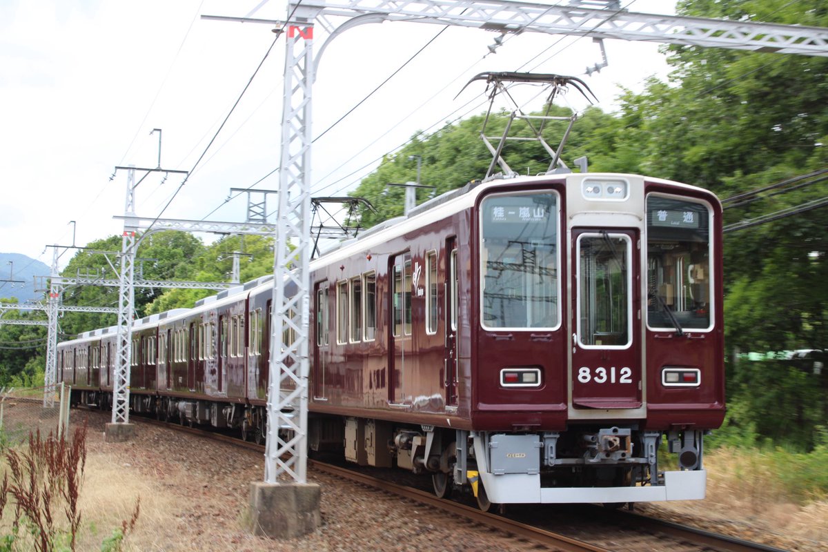 a_val1970's tweet photo. 阪急の支線用のワンマン対応4両編成🚃
今は行き先が区間表示になってますが、LED表示になって、ワンマン機器が搭載されているので、その絡みで表示切り替えを自動化して本線と同様に行き先の表示にしないでしょうか？🙄 https://t.co/SXqnlV8RCf
