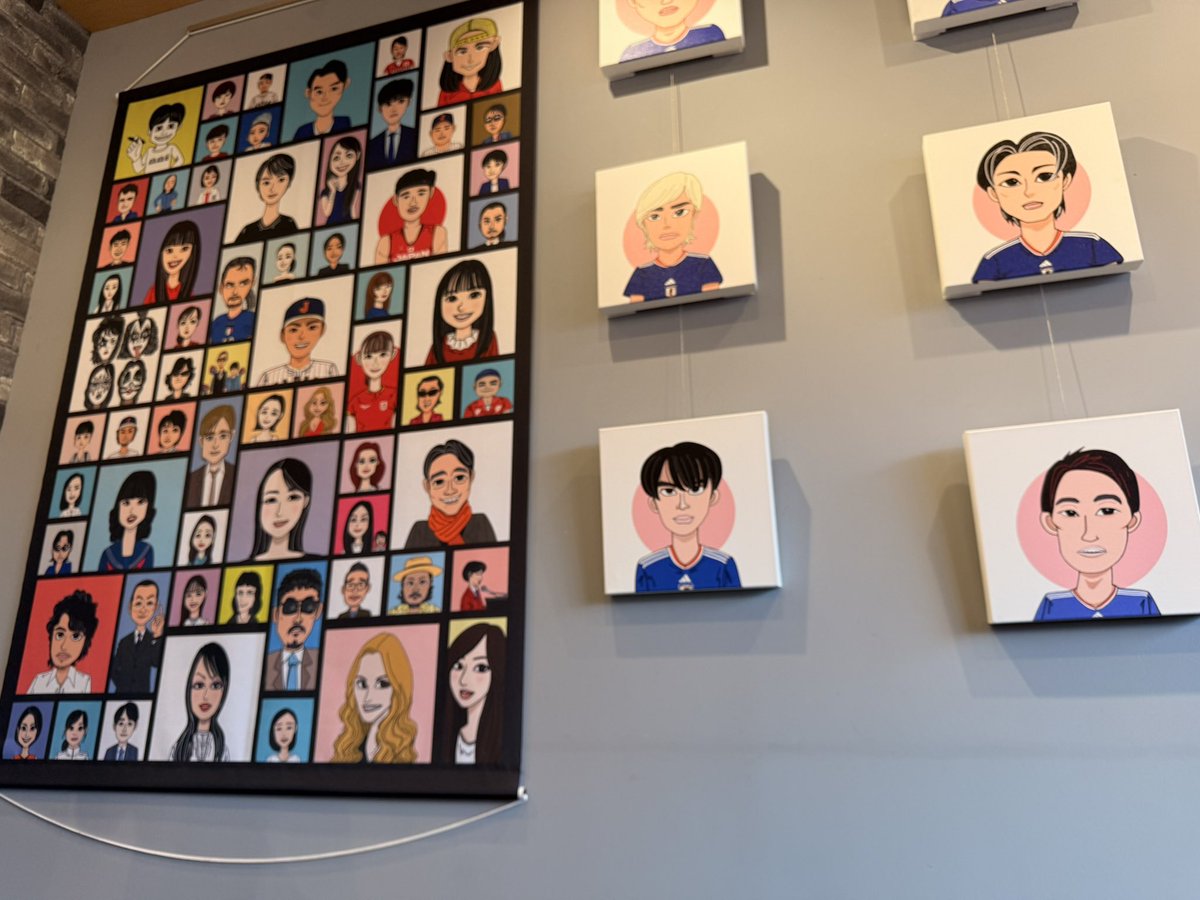 hobomandrill's tweet photo. とみー珈琲で開催中の
 #アチャアチャにがおえ展 へ！
インスタで見てたけど実物を見るともっと良かった🤩
下絵も見せて貰ったし
珈琲はコロンビア☕️ https://t.co/EnK9oh8N9F