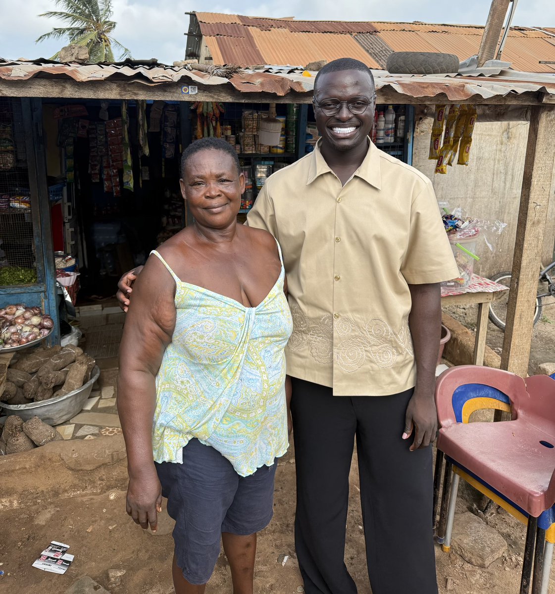 nana_mitch's tweet photo. For decades, single mother Adwoa, nearly 60 years old, has run a very small grocery store to survive and support her children. That same tiny space became their home, where she worked long hours every day just so they could get by. Today on @smile4mation , we stepped in to support her business and provided educational funding for her youngest child.
#SMILE4MATION