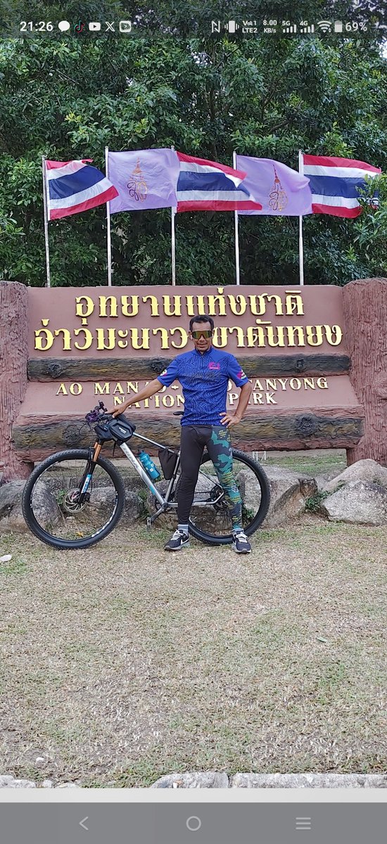 man08915680's tweet photo. หาคู่ปันอยู่ครับ https://t.co/LSrSxxjAR2