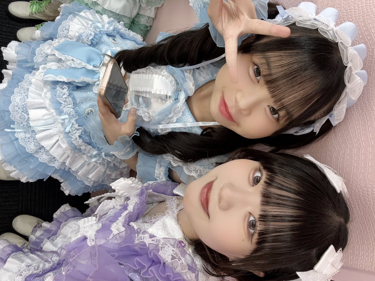 12_22mm's tweet photo. UniTiaのTikTok配信見てくれたかな〜？

まさか腕相撲であんなに白熱するとは💪🏻
明日筋肉痛になりそう笑

またあんな感じでわちゃわちゃしてる私たちをぜひ見に来てください👀♡
もちろん！実際にライブにも遊びに来てくれたら嬉しいです♩

意外と力が強い最年少りりちゃんと📸

#UniTia #アイドル https://t.co/tk7YA5cAFy
