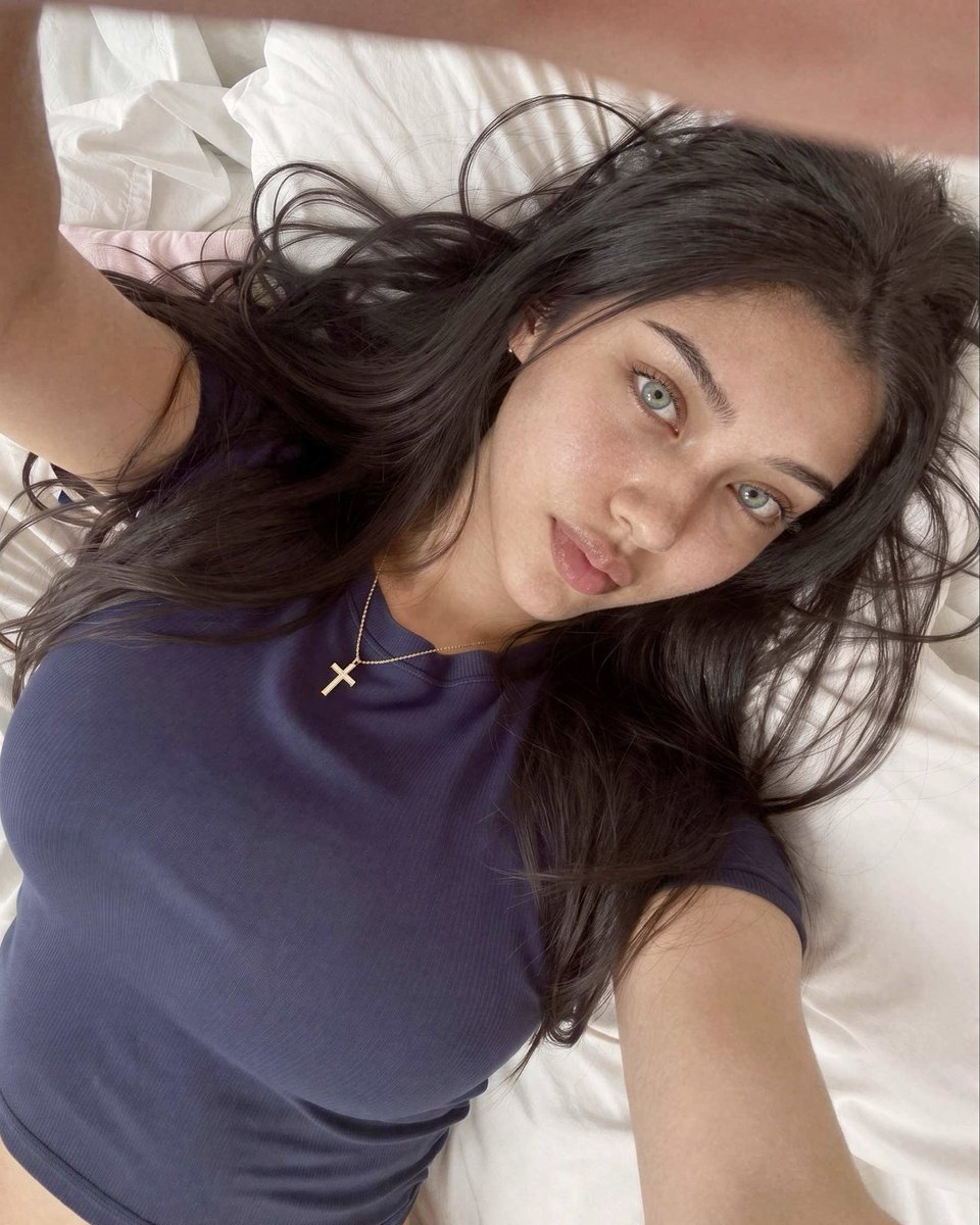 ItsElenaLee's tweet photo. Happy Sunday 💕 https://t.co/M9viIfIGg3