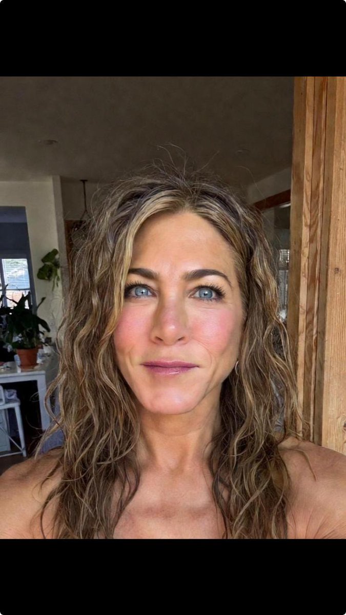 realjennifer01p's tweet photo. Would you have a lady like me as a girlfriend ❓
#jenniferaniston https://t.co/NLELF2iocZ