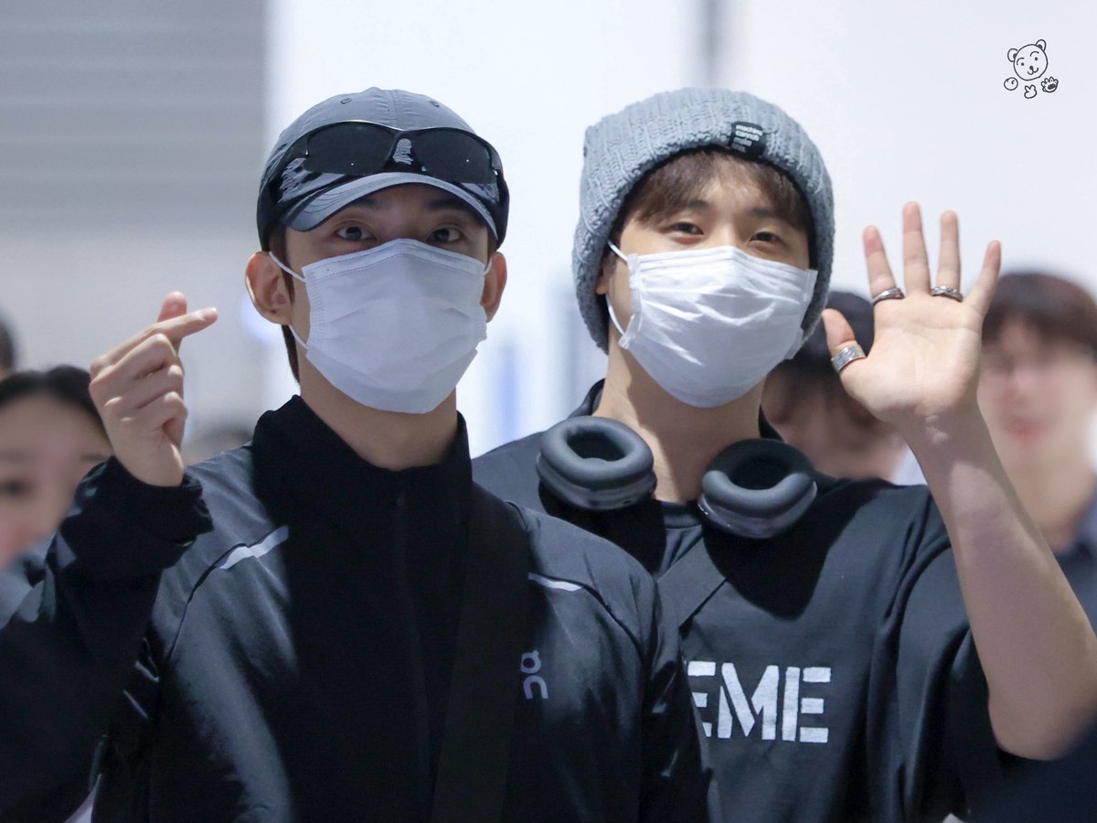 _hs0616's tweet photo. 260705 ICN 입국

🐶🐻 수고했어 
#B1A4 #신우 #CNU #공찬 #GONGCHAN https://t.co/a1zVcBRYmr