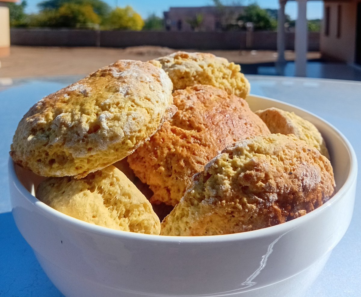 lollymashk22's tweet photo. Phone go thubega kere ke tsaya dinepe abo ke sulahallwa😭😭
But sengwe sone se dule.
📍Serowe 
☎️77803561
Delivery available at a fee.
Scones. Rockbuns. Banana bread. Muffins. https://t.co/wV1S2d1Ivc