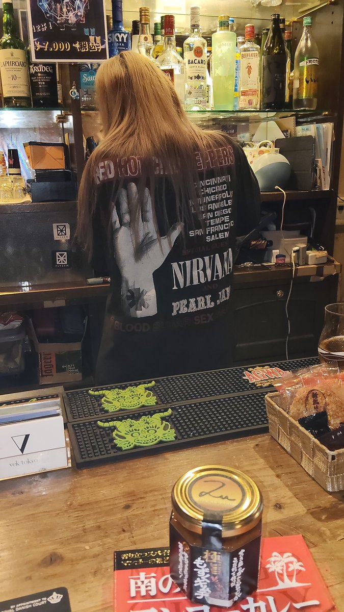 ginzagaram's tweet photo. まりりんにお土産もらった。
推し活楽しい。

結局のところ、
大麻バカ息子の母親さんも坊主は金持ってるんだから、息子の質出し55万を俺から一旦借りて、ちまちま返そうと思っていたのだと思う。
まったくの他力本願であって。
俺自身はそれが許せなかったから、今回はもう助けない。
口だけ信心、居眠り唱題は神仏がちゃんとお見通しで。
本山では法事法会はお受けできません。となる。
なんだか薄情な気もするが、俺も人間だからね。
つらいけど。