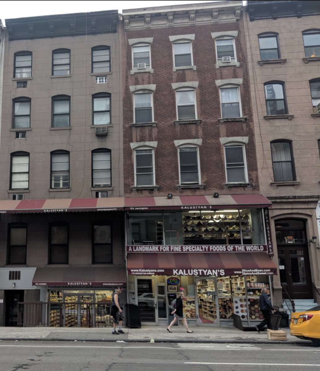 PrezWisdom's tweet photo. DID YOU KNOW?

Chester Arthur’s 🇺🇸 home in Manhattan, where upstairs he was inaugurated as President, is now an Indian grocery store called Kalustyan’s

Now why would you know that?
That’s why you follow this account; for ridiculous info like this! 😁

NOW YOU KNOW!

#POTUS 👍 https://t.co/w875Mmnrk0