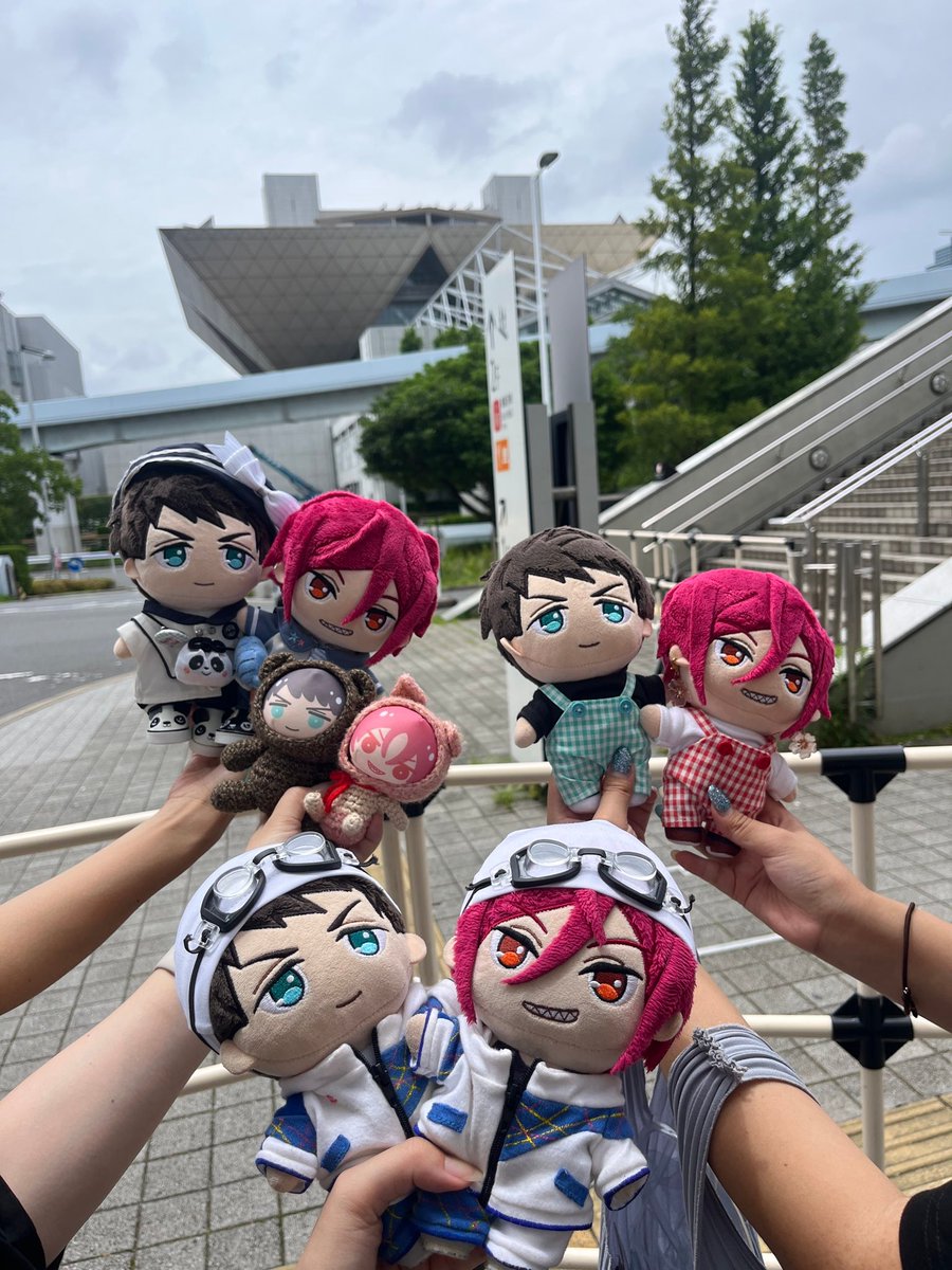 yn_03_yn's tweet photo. ぬいまん集結！
いつも見ていた子たち実在してた！！
じゃが丸さんとまるこめさんともはじめましてできましたー💮 https://t.co/6xC0TWPuqz