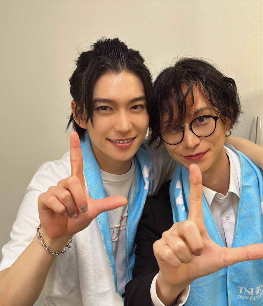 kizu_tsubasa's tweet photo. 取り急ぎ！

終わった今想いが沁み渡ってくる。

でもこの先もずっと一緒だ！

最高の景色をありがとう！！！

みんなに届けたかった！歌ってよかった！

ライブまたやろうぜ！俺も応援してるよ、背中押し合いっこだ！！

風呂入って寝るんだよ！ありがとね。

愛してます！

またゆっくり語るよ。(木津つばさ)