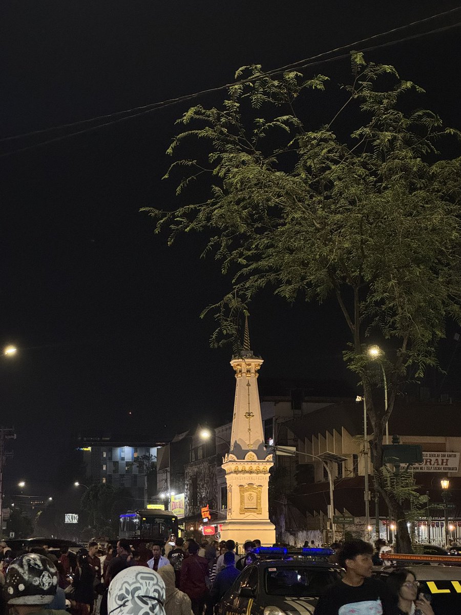 Faridpradipta22's tweet photo. Makan >> Jalan2 >> repeat https://t.co/R90PKoWooW