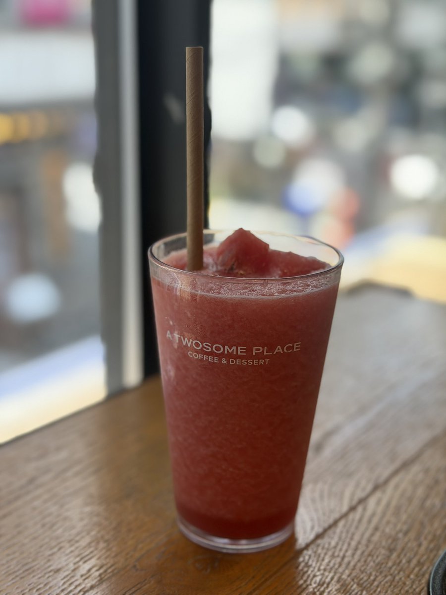 odekake_umi's tweet photo. ちなみにスイカジュースは今のところA TWO SOME PLACEがNo. 1です🥤🍉✨

【mini vlog🇰🇷🧖🏻‍♀️🥐🤍 https://t.co/kHFcXzJxlt @YouTubeより https://t.co/7kyZ9KqLa2