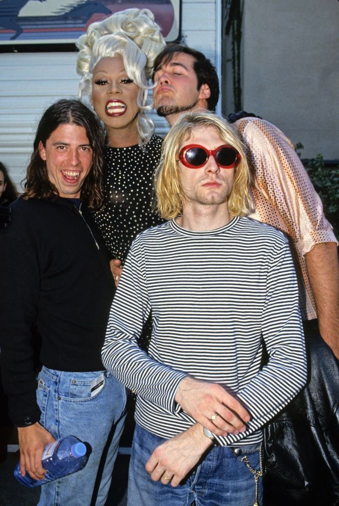 ville0096's tweet photo. Nirvana「Breed」の起用、単なる90年代オルタナの引用ではないんですよね。カートは当時のロックに巣食うホモフォビアやミソジニーを明確に拒絶し、マッチョな男性性の神話を内側から壊そうとした人でもあるので。そのNirvanaが令和のクィア青春譚と接続されるのは正直かなり自然、という見解。 https://t.co/mhUP5zhl5i