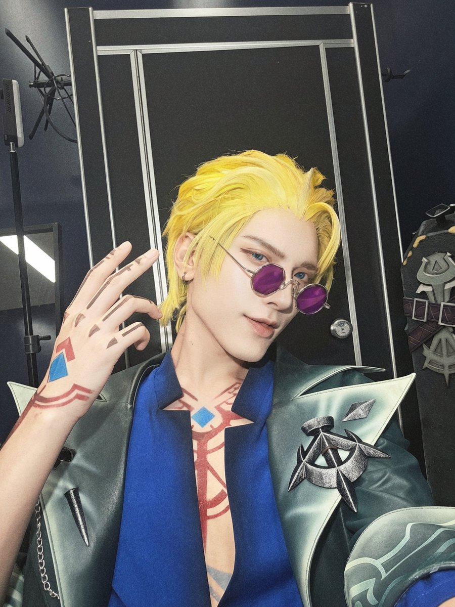 deredere_kim's tweet photo. "Guilt's a sickness, and I've got the cure."
"죄책감은 병이야. 그리고 난 그 치료법을 알고 있지."

#LeagueOfLegends #MSI2026 #Locke #Cosplay https://t.co/kQMQfB1AoJ